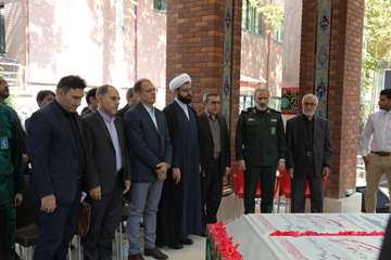 مراسم رونمایی از یادمان شهدای گمنام